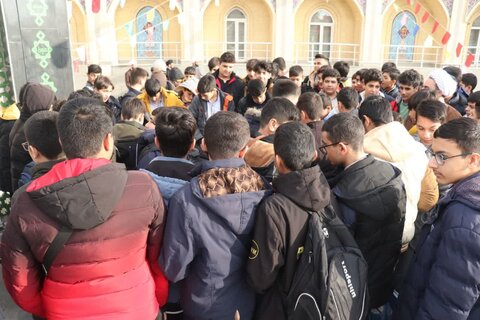 تصاویر/ حضور دانش آموزان شاهد اهل قلم در مدرسه علمیه امام خامنه‌ای ارومیه