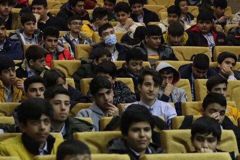 تصاویر/ حضور دانش آموزان شاهد اهل قلم در مدرسه علمیه امام خامنه‌ای ارومیه
