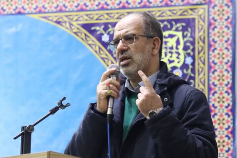 تصاویر/ حضور دانش آموزان شاهد اهل قلم در مدرسه علمیه امام خامنه‌ای ارومیه