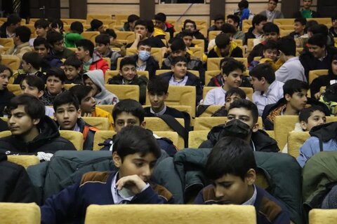 تصاویر/ حضور دانش آموزان شاهد اهل قلم در مدرسه علمیه امام خامنه‌ای ارومیه