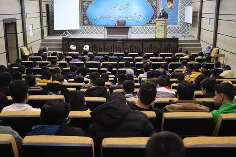 تصاویر/ حضور دانش آموزان شاهد اهل قلم در مدرسه علمیه امام خامنه‌ای ارومیه