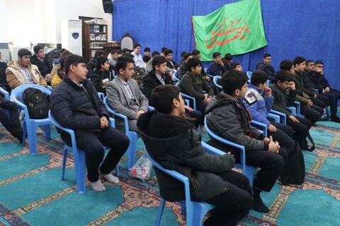 تصاویر/ حضور دانش آموزان شاهد اهل قلم در مدرسه علمیه امام خامنه‌ای ارومیه