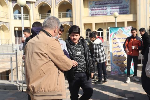 تصاویر/ حضور دانش آموزان شاهد اهل قلم در مدرسه علمیه امام خامنه‌ای ارومیه