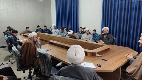 تصاویر/ دوره آشنایی با فرقه های انحرافی در مدرسه علمیه نقده