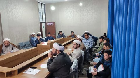 تصاویر/ دوره آشنایی با فرقه های انحرافی در مدرسه علمیه نقده