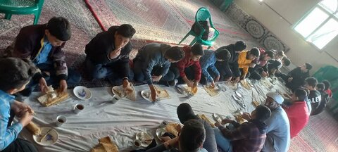 تصاویر/ جشن تکلیف پسران دانش‌آموز مدرسه شهید روحی نوش‌آباد