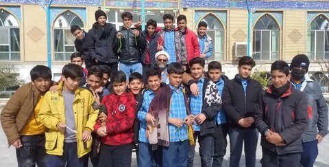 تصاویر/ جشن تکلیف پسران دانش‌آموز مدرسه شهید روحی نوش‌آباد