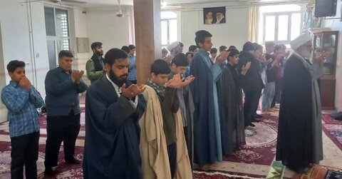 تصاویر/ جشن تکلیف پسران دانش‌آموز مدرسه شهید روحی نوش‌آباد