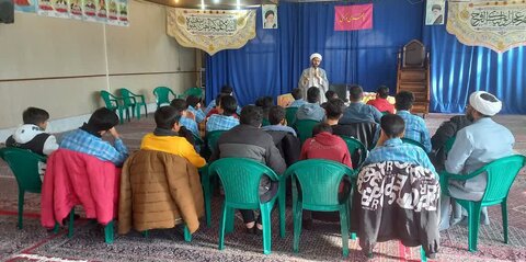 تصاویر/ جشن تکلیف پسران دانش‌آموز مدرسه شهید روحی نوش‌آباد