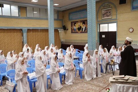 تصاویر/  جشن تکلیف دانش آموزان کلاس سوم ابتدائی در شهر نوشین شهر