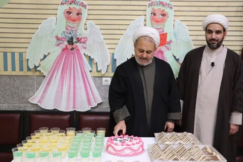 تصاویر/  جشن تکلیف دانش آموزان کلاس سوم ابتدائی در شهر نوشین شهر