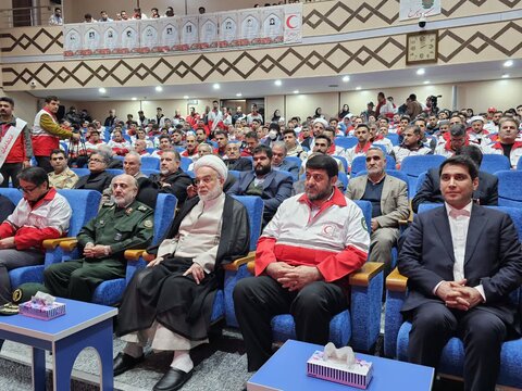 تصاویر/نخستین کنگره بین‌المللی ۲۵۰۰ شهید امدادگر دفاع مقدس و مقاومت یادواره ۲۲ شهید امدادگر کردستان