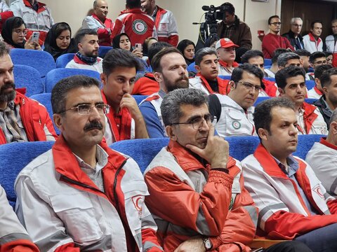 تصاویر/نخستین کنگره بین‌المللی ۲۵۰۰ شهید امدادگر دفاع مقدس و مقاومت یادواره ۲۲ شهید امدادگر کردستان