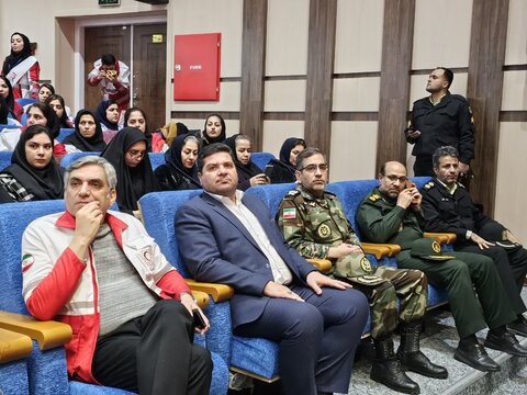 تصاویر/نخستین کنگره بین‌المللی ۲۵۰۰ شهید امدادگر دفاع مقدس و مقاومت یادواره ۲۲ شهید امدادگر کردستان