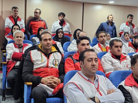 تصاویر/نخستین کنگره بین‌المللی ۲۵۰۰ شهید امدادگر دفاع مقدس و مقاومت یادواره ۲۲ شهید امدادگر کردستان