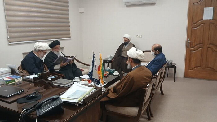 تجلیل حوزه علمیه از چهره ماندگار علم مدیریت ایران