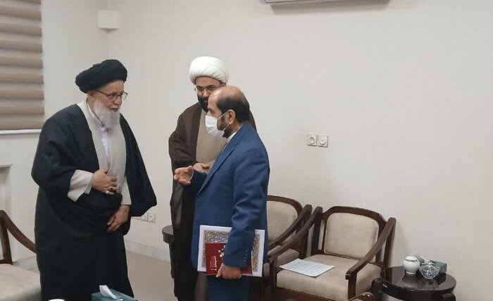 تجلیل حوزه علمیه از چهره ماندگار علم مدیریت ایران