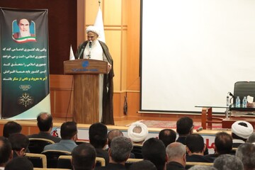 تصاویر/تجلیل از ۴۰ فعال امر به معروف و نهی از منکر در بندرعباس