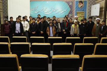 تصاویر/  بازدید دانش آموزان  مدرسه متوسطه شهید آهنگری ارومیه از مدرسه علمیه امام خامنه‌ای ارومیه