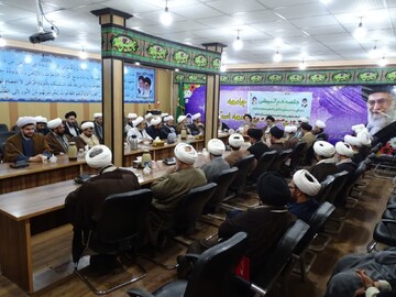 تصاویر/ جلسه هم‌اندیشی روحانیون شهرستان ماکو