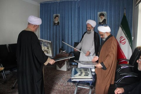 تصاویر / دیدار مدیر منطقه 2 حوزه قائم مقام در امور استانها با نماینده مردم قزوین در مجلس خبرگان رهبری