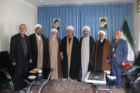 تصاویر / دیدار مدیر منطقه 2 حوزه قائم مقام در امور استانها با نماینده مردم قزوین در مجلس خبرگان رهبری