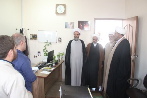 تصاویر / دیدار مدیر منطقه 2 حوزه قائم مقام امور استانها با مدیر حوزه علمیه استان قزوین