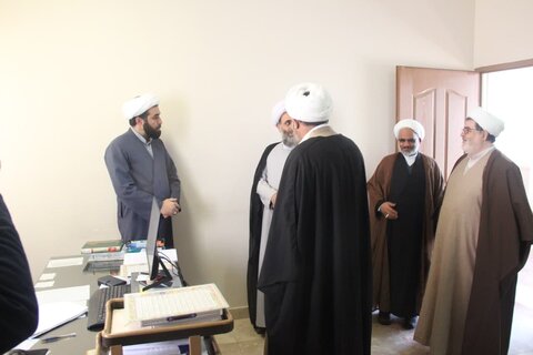 تصاویر / دیدار مدیر منطقه 2 حوزه قائم مقام امور استانها با مدیر حوزه علمیه استان قزوین