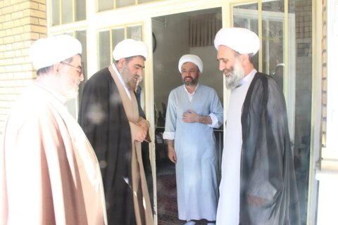 تصاویر / دیدار مدیر منطقه 2 حوزه قائم مقام امور استانها با مدیر حوزه علمیه استان قزوین