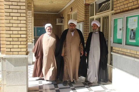 تصاویر / دیدار مدیر منطقه 2 حوزه قائم مقام امور استانها با مدیر حوزه علمیه استان قزوین