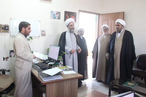 تصاویر / دیدار مدیر منطقه 2 حوزه قائم مقام امور استانها با مدیر حوزه علمیه استان قزوین