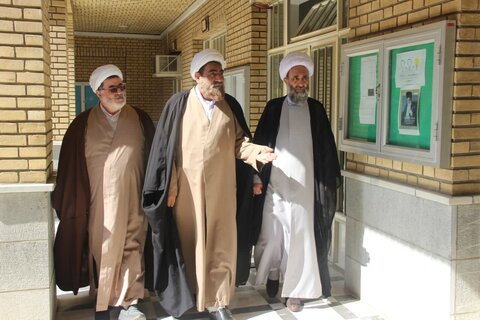 تصاویر / دیدار مدیر منطقه 2 حوزه قائم مقام امور استانها با مدیر حوزه علمیه استان قزوین