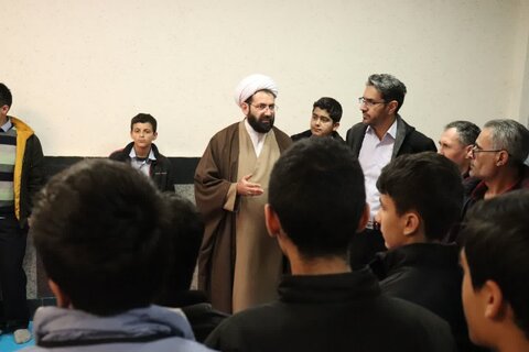 تصاویر/  بازدید دانش آموزان  مدرسه متوسطه شهید آهنگری ارومیه از مدرسه علمیه امام خامنه‌ای ارومیه