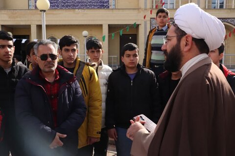 تصاویر/  بازدید دانش آموزان  مدرسه متوسطه شهید آهنگری ارومیه از مدرسه علمیه امام خامنه‌ای ارومیه