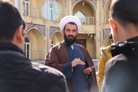 تصاویر/  بازدید دانش آموزان  مدرسه متوسطه شهید آهنگری ارومیه از مدرسه علمیه امام خامنه‌ای ارومیه