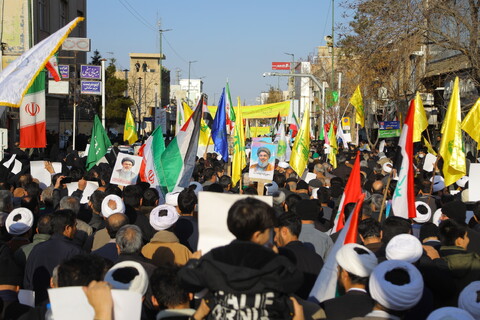 تصاویر / آئین وداع با فرماندهان شهید حزب الله و اجتماع مردمی " لبیک یا نصرالله" در قم