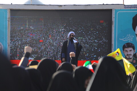 تصاویر / آئین وداع با فرماندهان شهید حزب الله و اجتماع مردمی " لبیک یا نصرالله" در قم