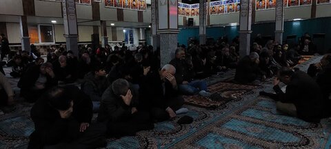 تصاویر/ مراسم شام غریبان شهیدان سید حسن نصرالله و سید هاشم صفی الدین در شهر کشاورز