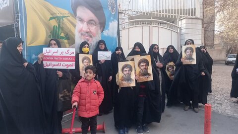 تصاویر/اجتماع اناعلی العهد، گرامیداشت شهید سیدحسن نصرالله در محلات