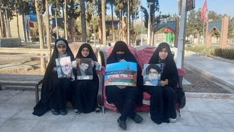 تصاویر/اجتماع اناعلی العهد، گرامیداشت شهید سیدحسن نصرالله در محلات