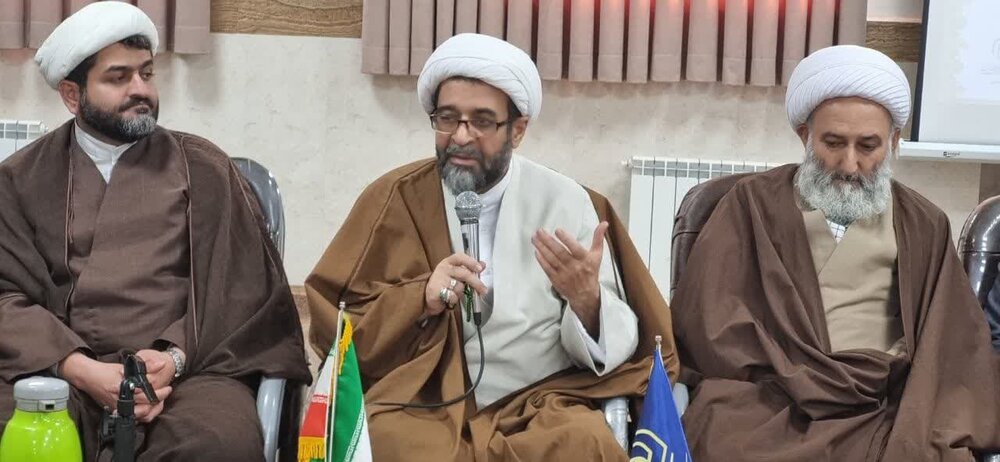 تصاویر/ برگزاری نشست نخبگان با موضوع تحول در حوزه خواهران و نقش زنان در مرجعیت امور عبادی