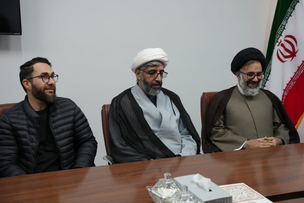 تصاویر/ دیدار امام جمعه، فرمانده سپاه و فرمانده نیروی انتظامی شهرستان فردیس با فرماندار جدید شهرستان فردیس
