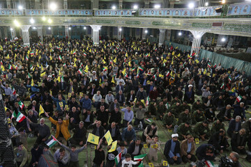 تصاویر/ گرامیداشت شهید «سیدحسن‌نصرالله» در شهرکرد