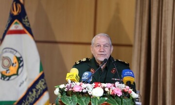 با بسیج مردم می‌توانیم در مقابل جنگ اقتصادی و رسانه‌ای دشمن بایستیم