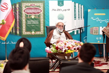 فقه باید با شفافیت به نیازهای روزمره جامعه پاسخ دهد/مباحث جدید از نظرعلمی هیچ کاستی نسبت به فقه سنتی ندارند