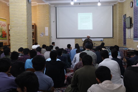 دیدار مدیر حوزه علمیه سیستان و بلوچستان با طلاب مدارس علمیه ایرانشهر