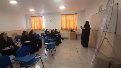 تصاویر/کارگاه آموزشی ویژه زوج های جوان در ساوه