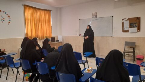 تصاویر/کارگاه آموزشی ویژه زوج های جوان در ساوه