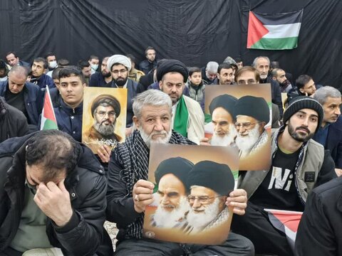 تصاویر/ مراسم بزرگداشت و شام غریبان شهیدان سیدحسن نصرالله و سیدهاشم صفی‌الدین در حسینیه سنندج