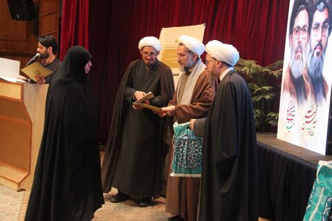 تصاویر / مراسم گرامیداشت شهدای مقاومت در قزوین برگزار شد